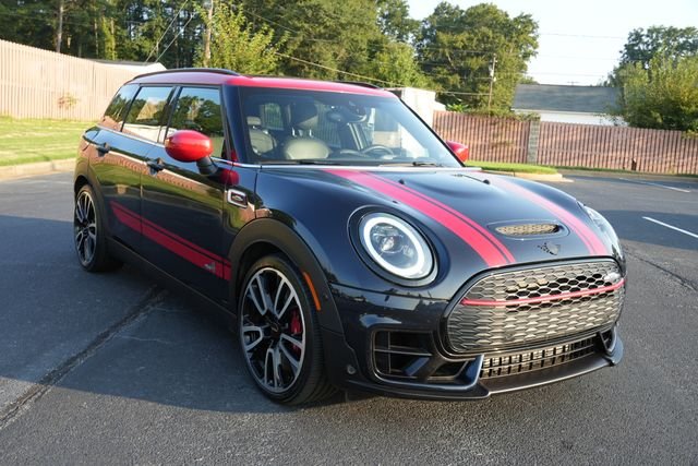 Used 2022 Black MINI Clubman image 1