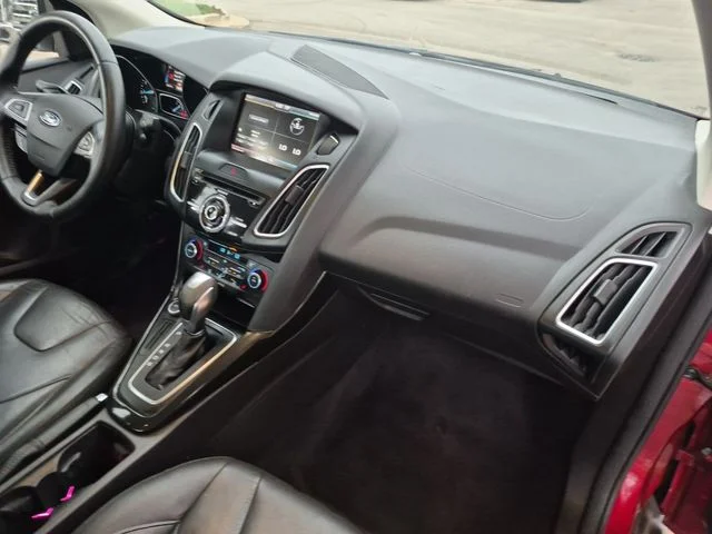 Used 2015 Red Ford Titanium image 31