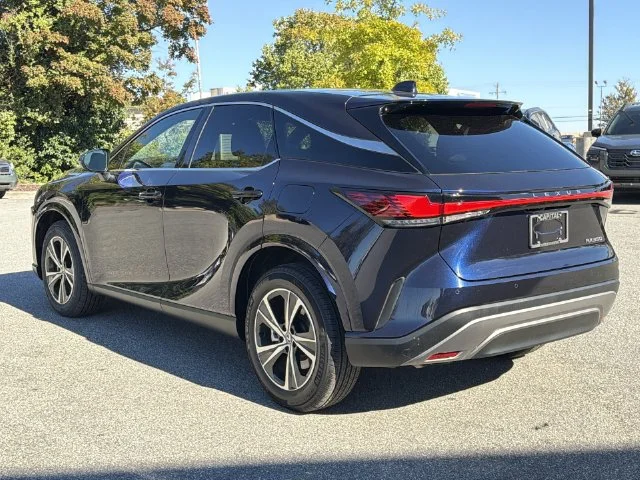 Used 2024  Lexus 350 image 11