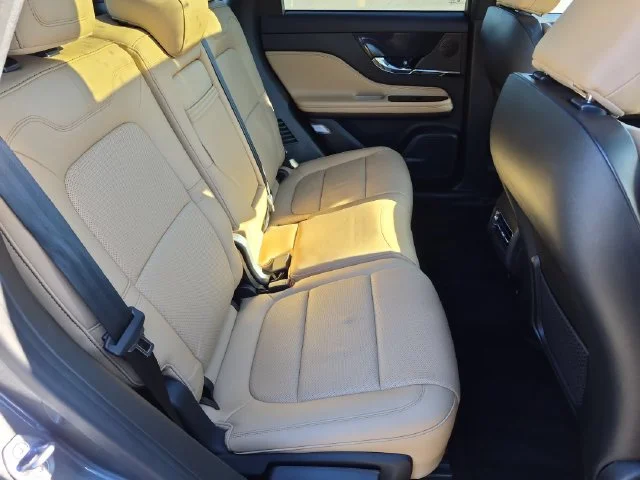 Used 2023 Gray Lincoln Grand Touring image 32