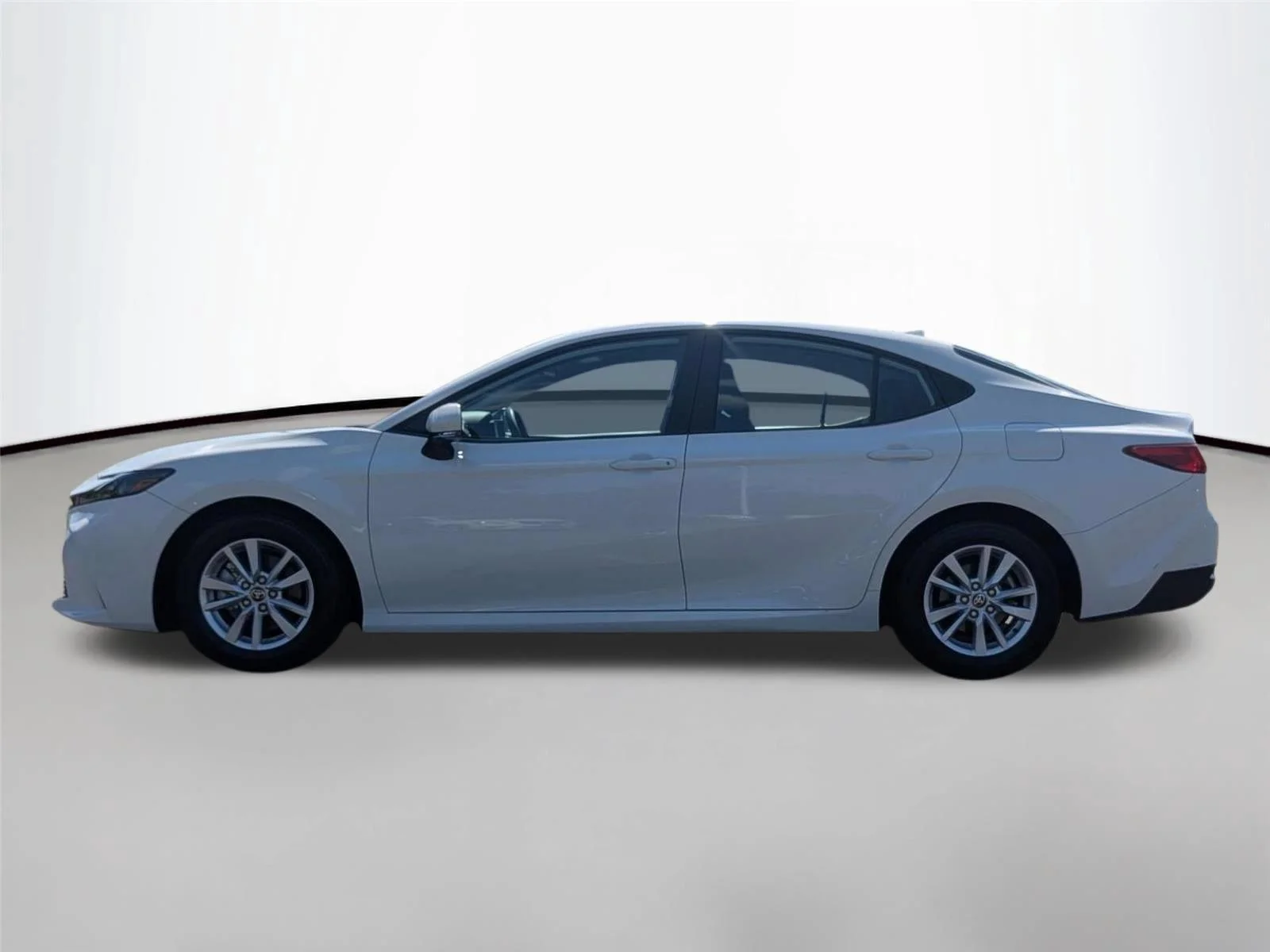 Used 2025  TOYOTA  image 2