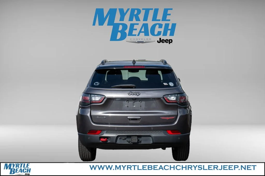 Certified Used 2022 Granite Crystal Metallic Clearcoat Jeep Trailhawk image 5
