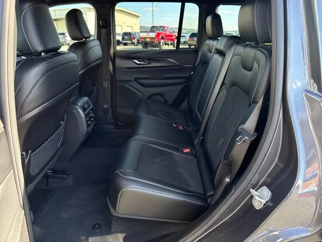 Used 2025 Baltic Gray Metallic Clearcoat Jeep Altitude image 16