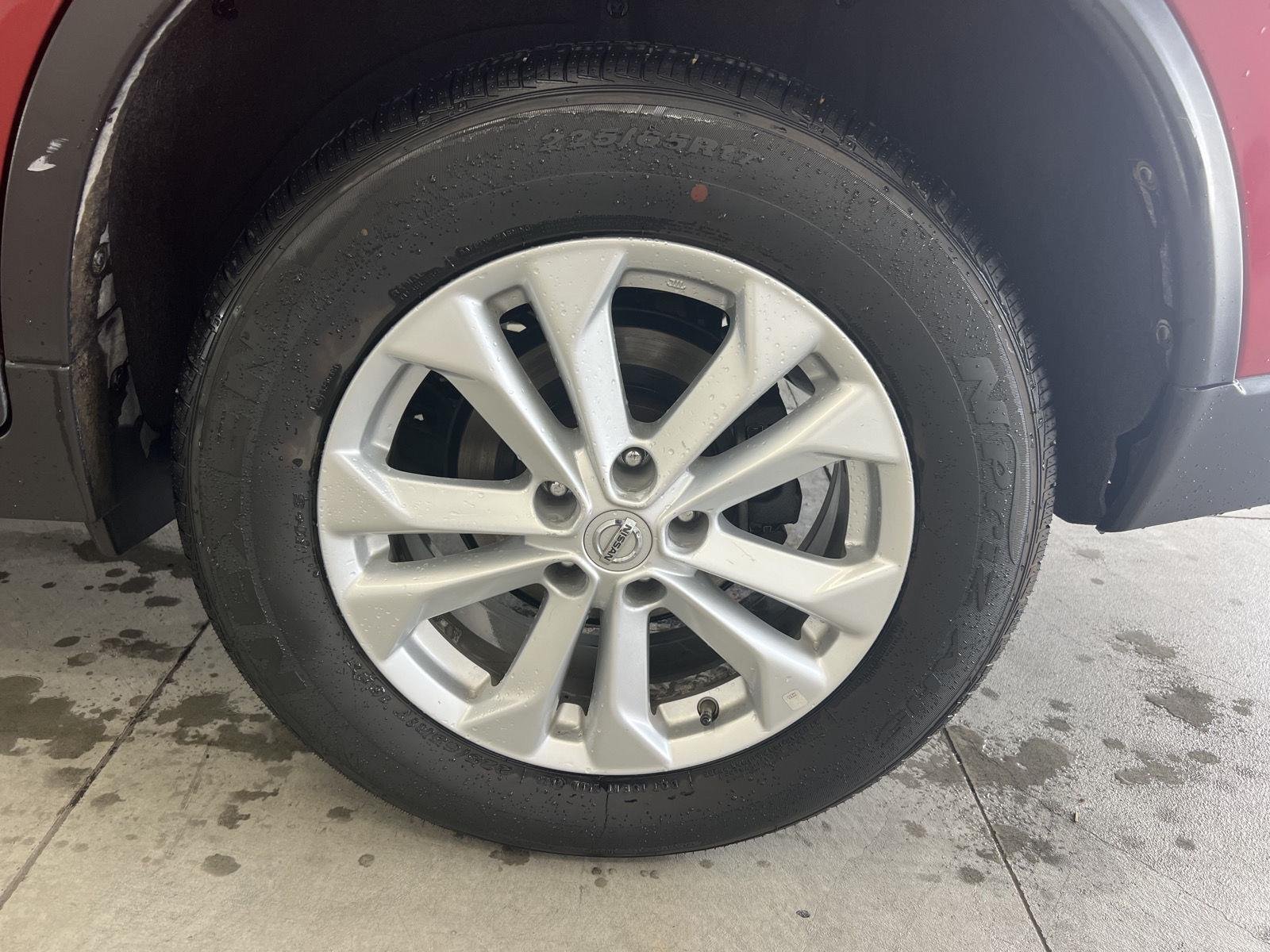 2016 Nissan Rogue SV - Photo 10