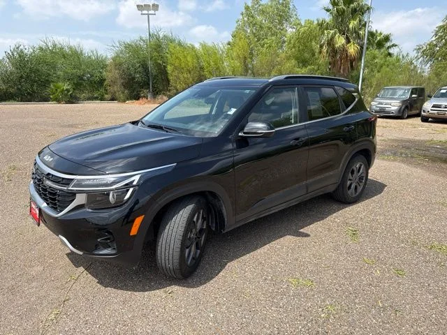 Used 2024 Black Kia S image 3