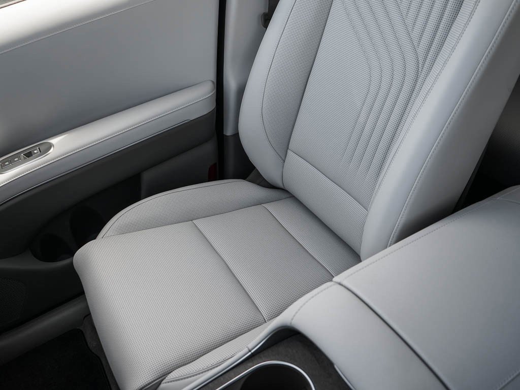 New 2026 Ecotronic Gray Pearl Hyundai SEL Premium 8P AWD image 27