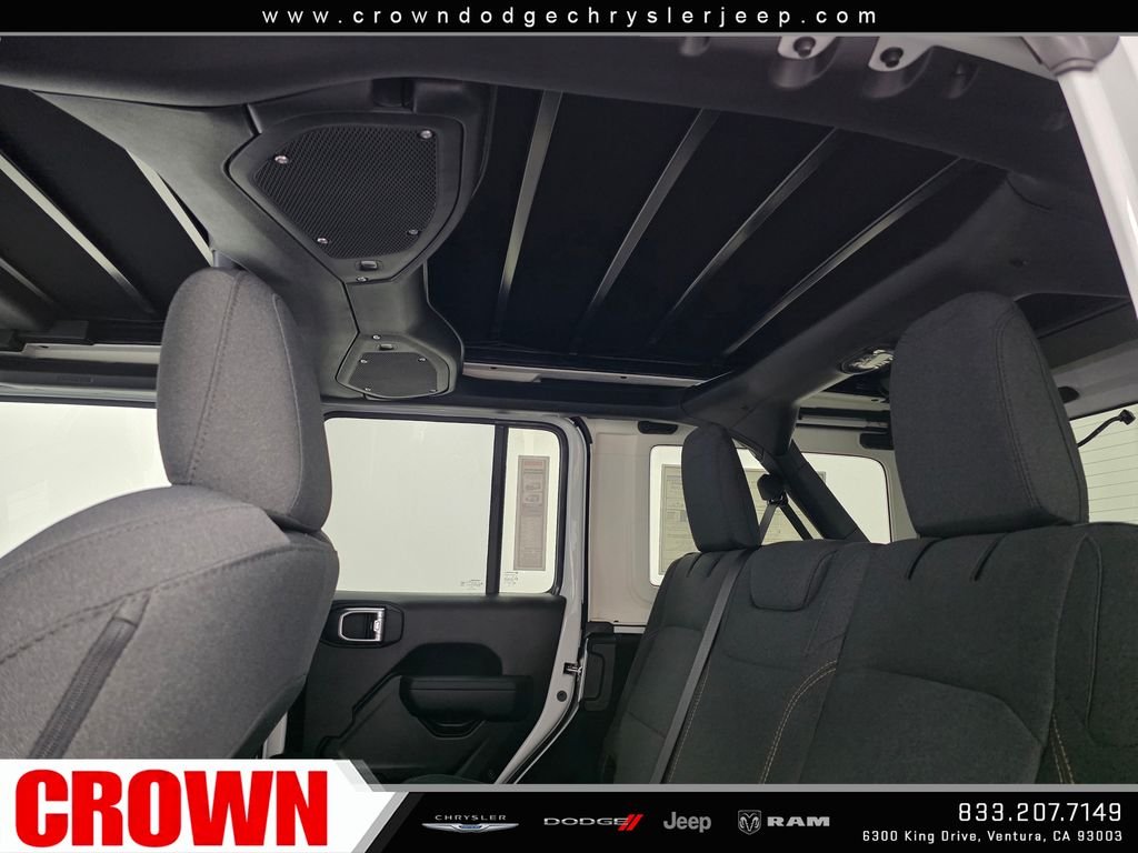 New 2026 Bright White Clear-Coat Exterior Paint Jeep  image 12