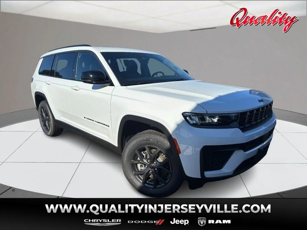 New 2027 Bright White Clear-Coat Paint Jeep Laredo Altitude image 1