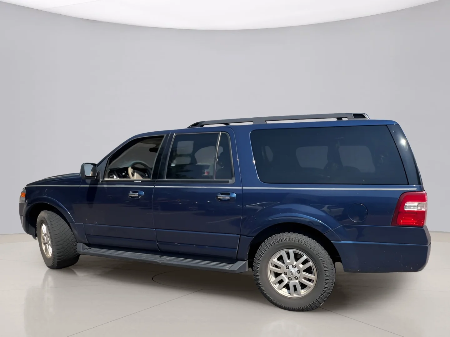 Used 2010 Blue Ford EL XLT image 3
