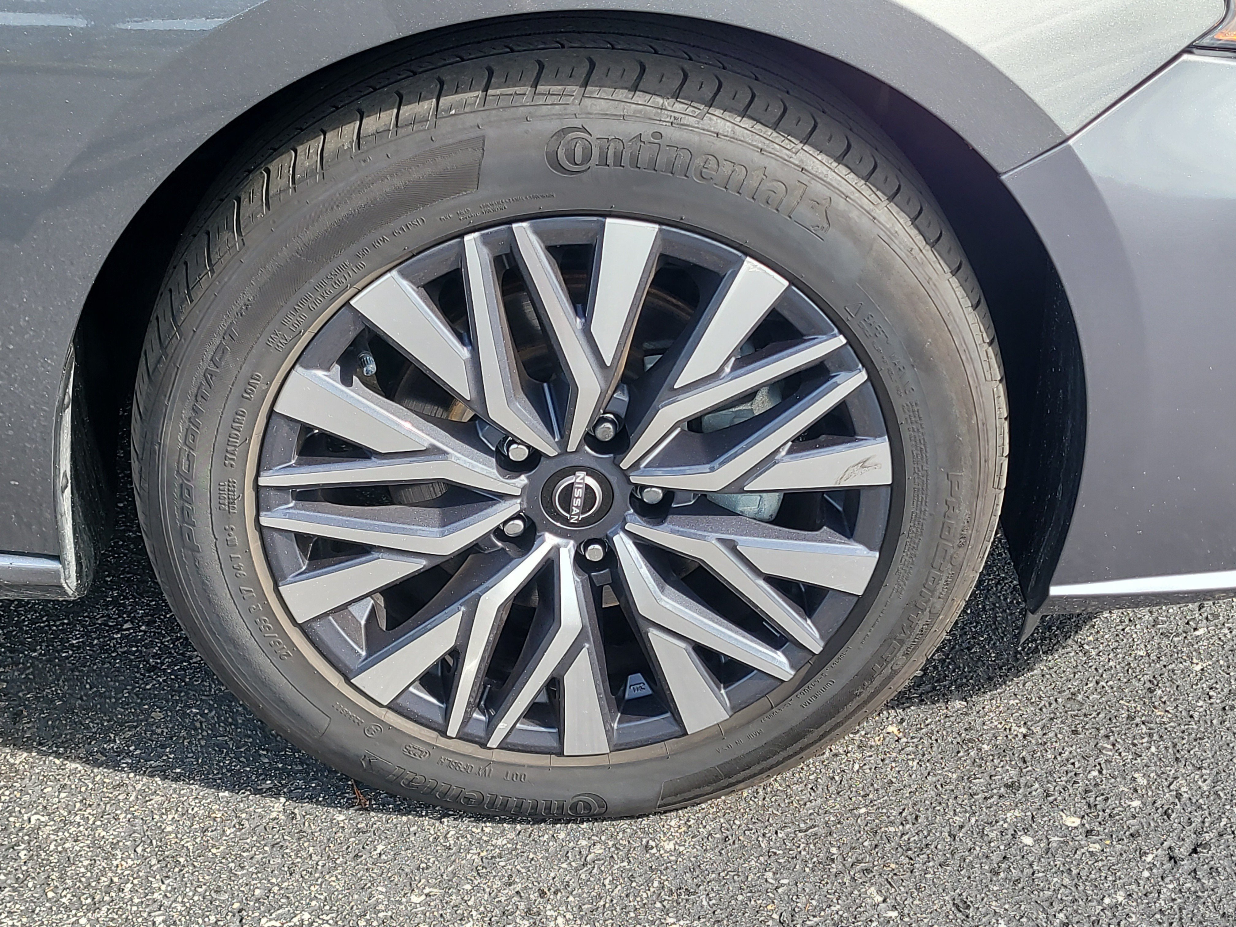 Used 2025 Gun Metallic Nissan SV image 9