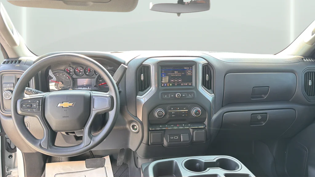 Used 2024 White Chevrolet Custom image 19