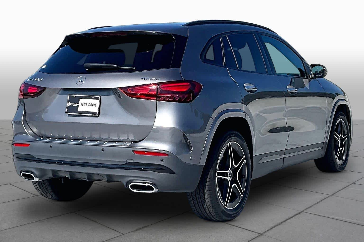 Used 2026 Mountain Grey Metallic Mercedes-Benz GLA 250 image 13