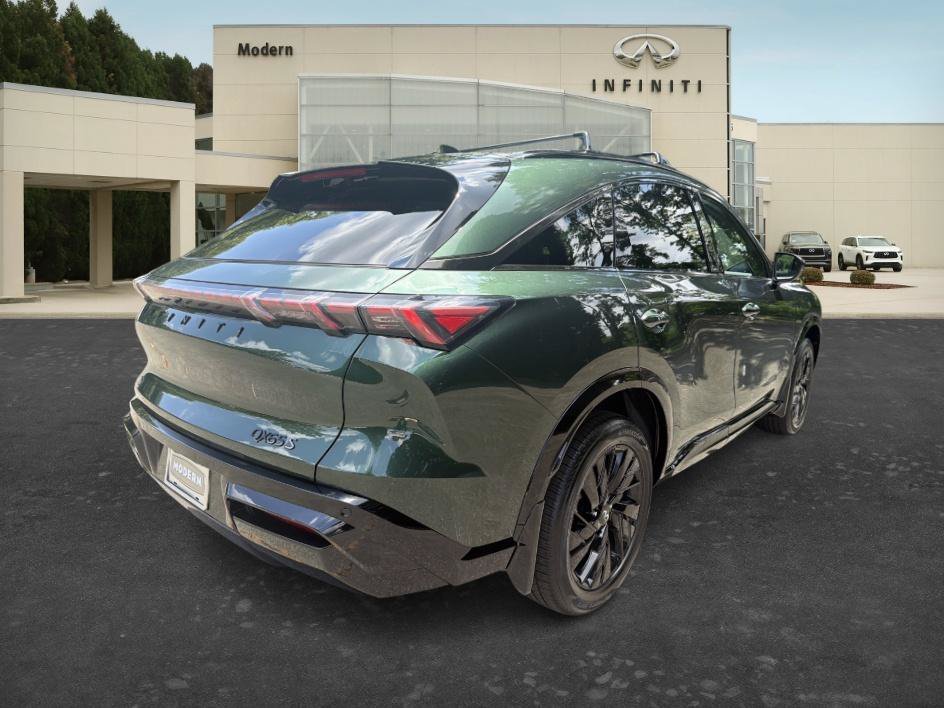 New 2027 Deep Emerald INFINITI SPORT image 8