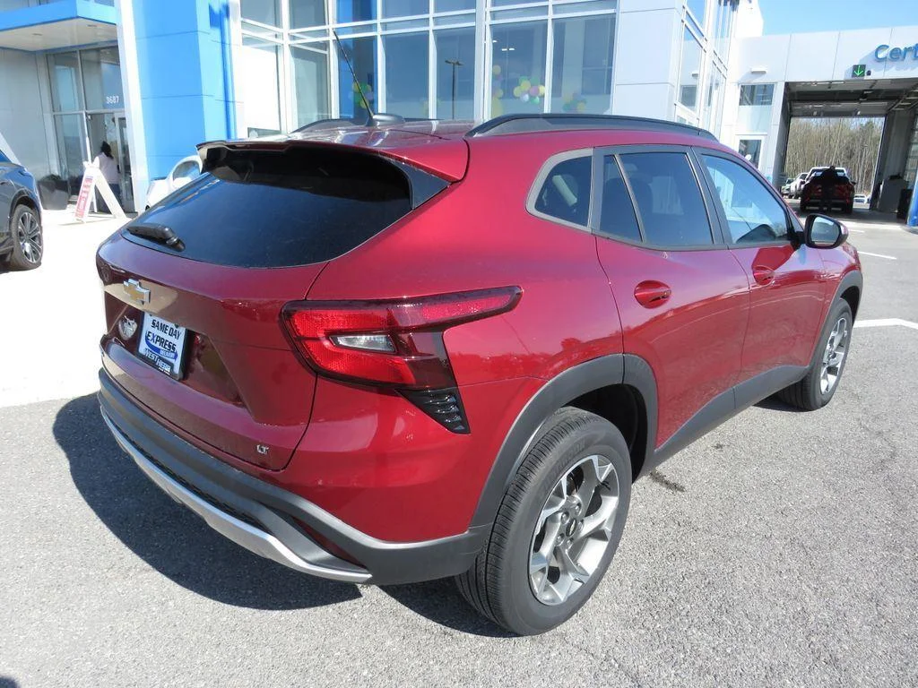 Used 2024 Crimson Chevrolet LT image 5