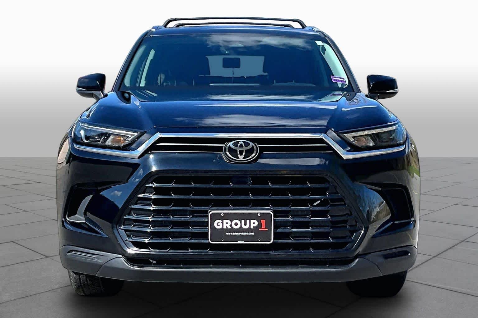 Used 2024 Midnight Black Metallic Toyota XLE image 4