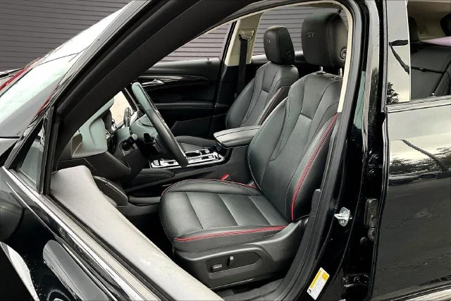 Used 2023 Black Buick Essence image 20