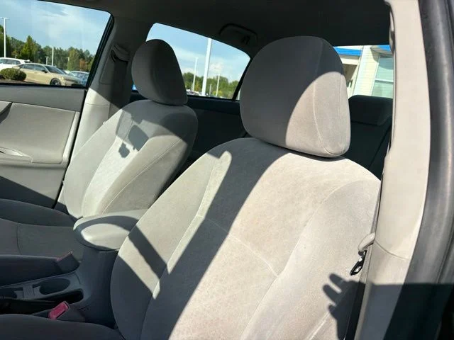 Used 2009 Black Sand Pearl Toyota LE image 13