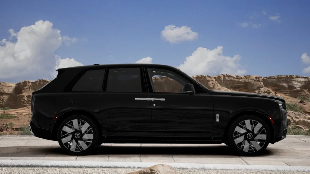 New 2027 Black Rolls-Royce  image 2