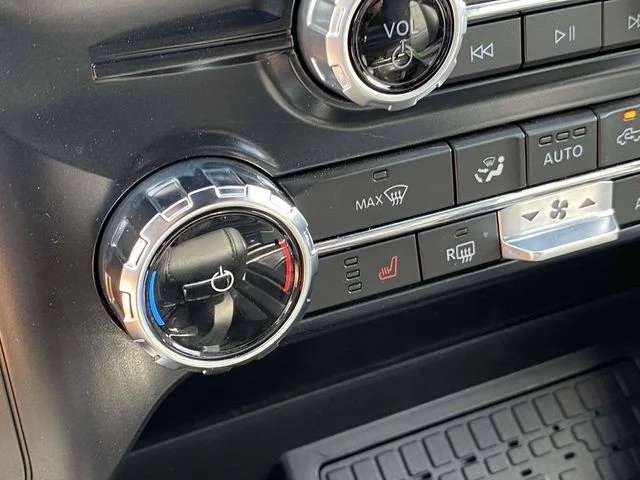 New 2026 Avalanche Ford XLT image 25