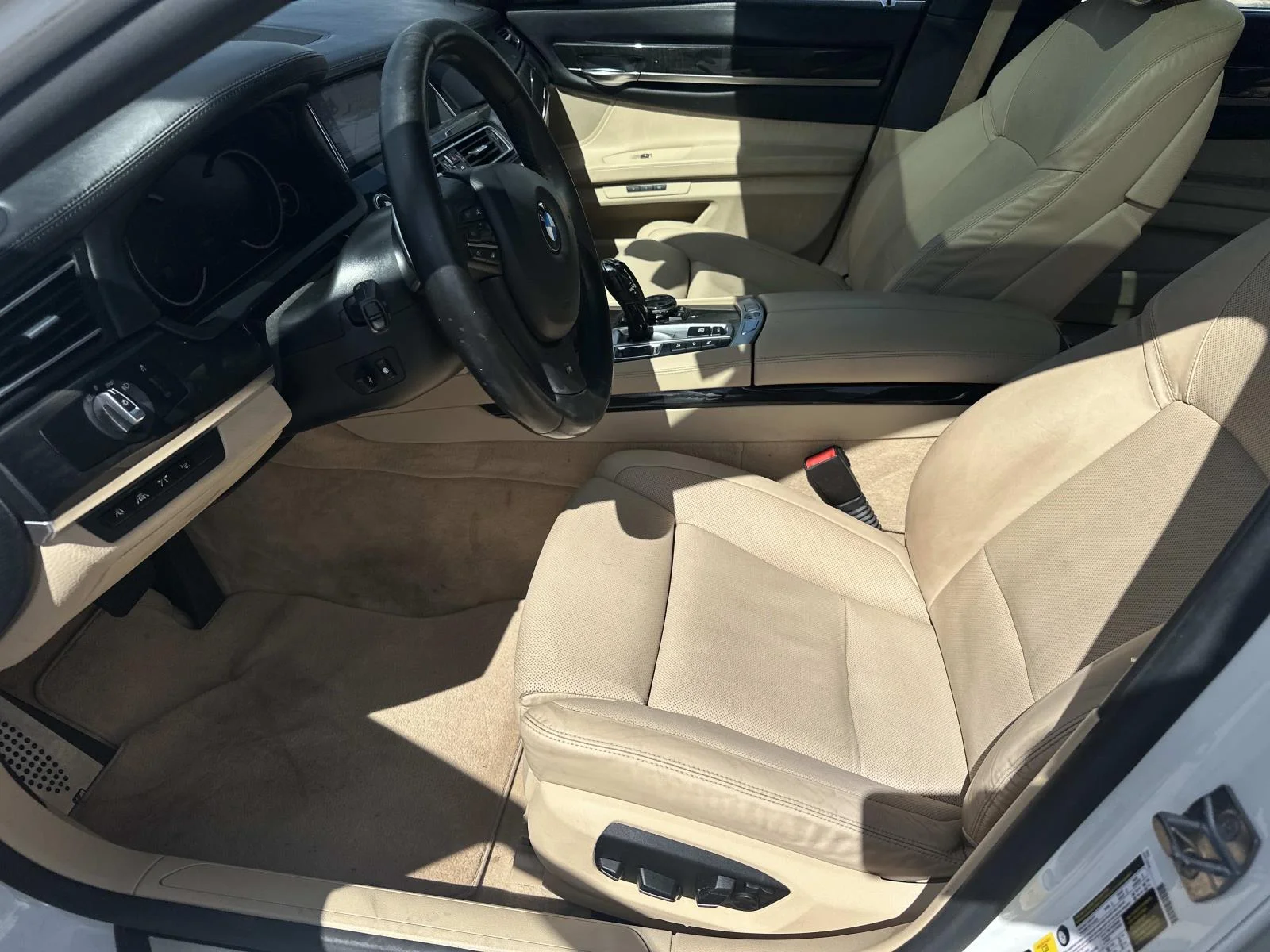 Used 2015 Alpine White BMW 4dr Sdn 750Li xDrive AWD image 13