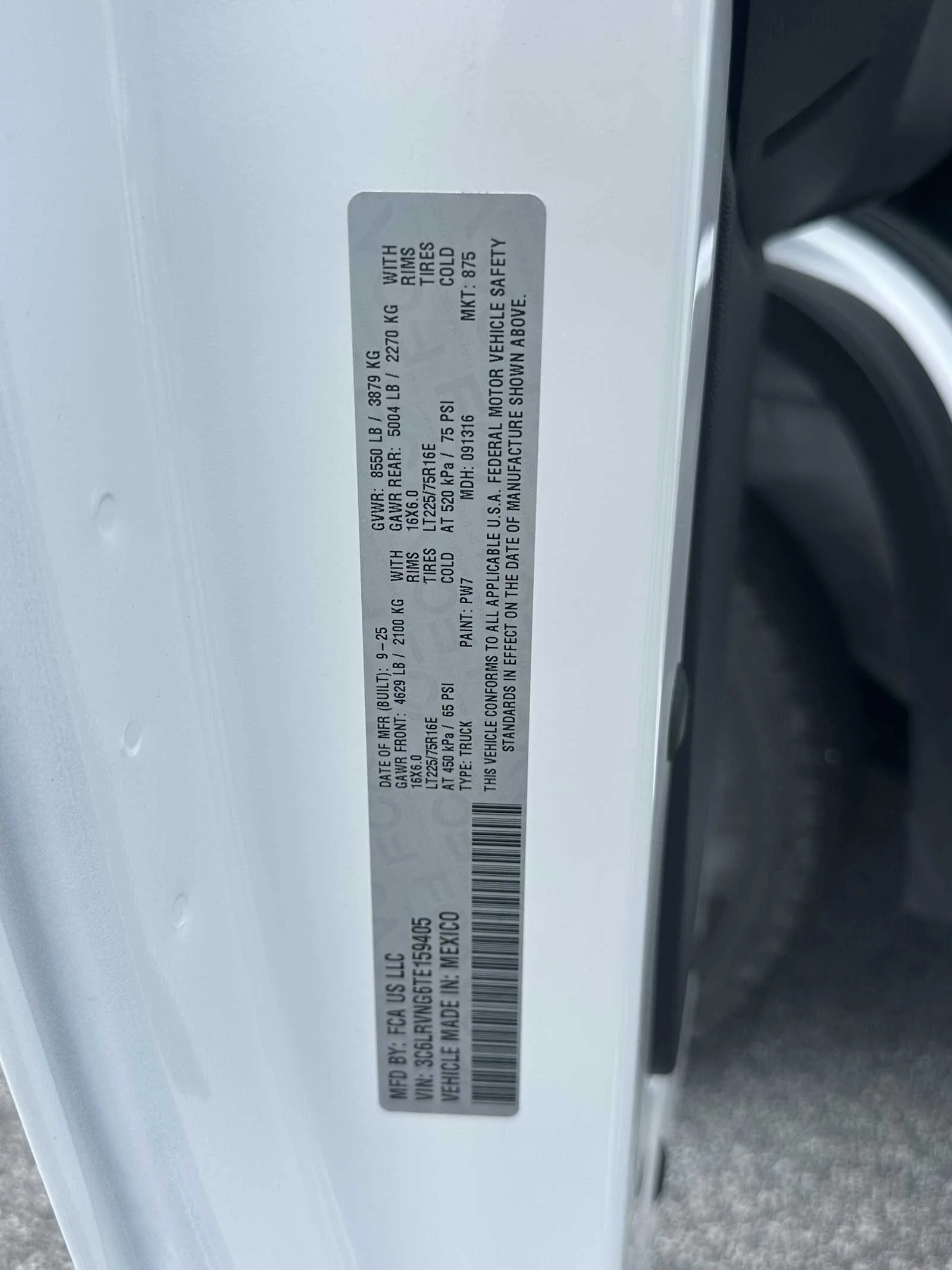 New 2026 Bright White Clear-Coat Exterior Paint RAM Tradesman image 27