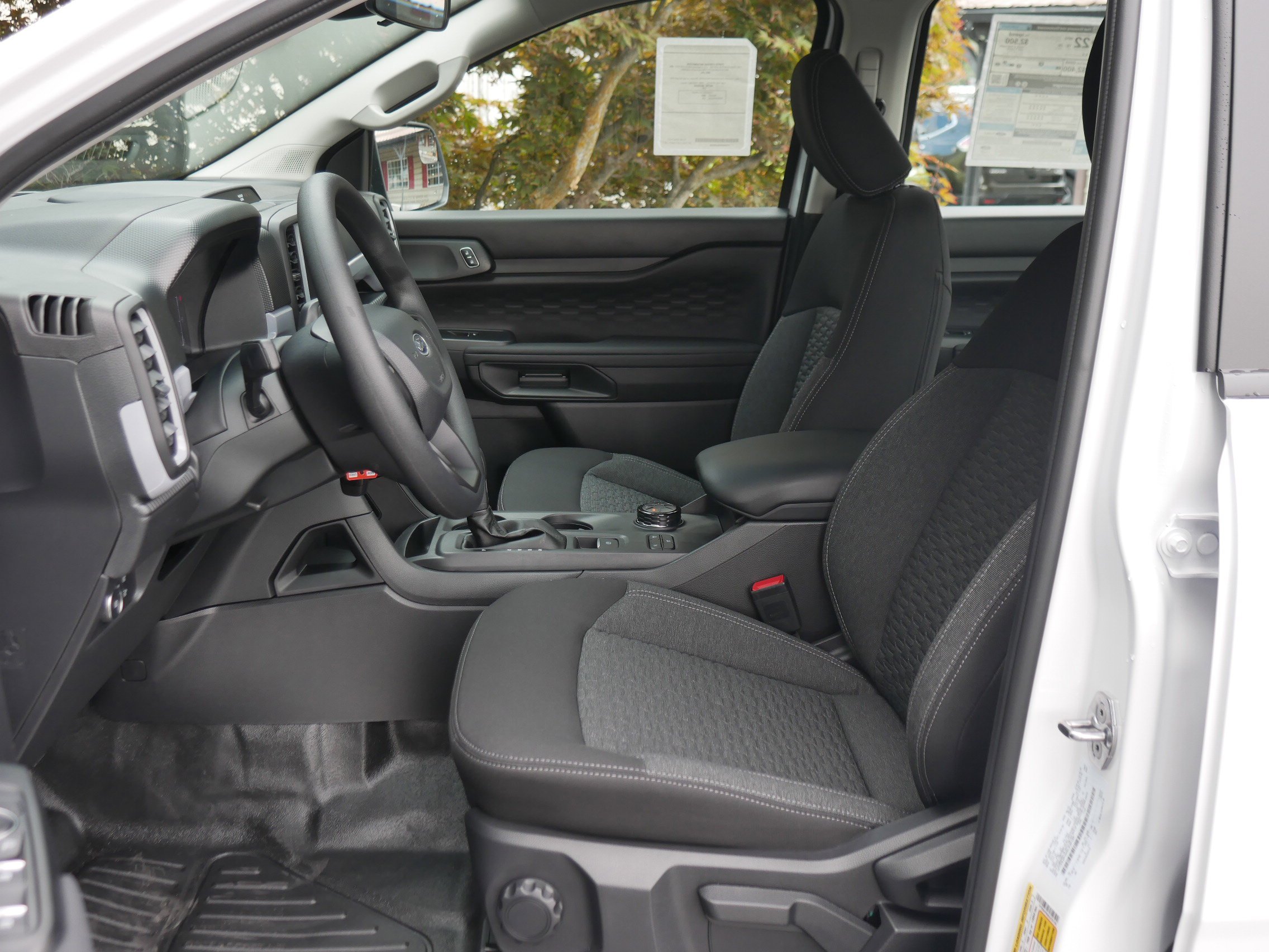 New 2025 Oxford White Ford XL image 3