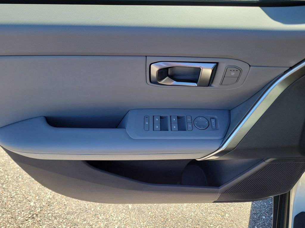 New 2027 Silver Kia EX image 20