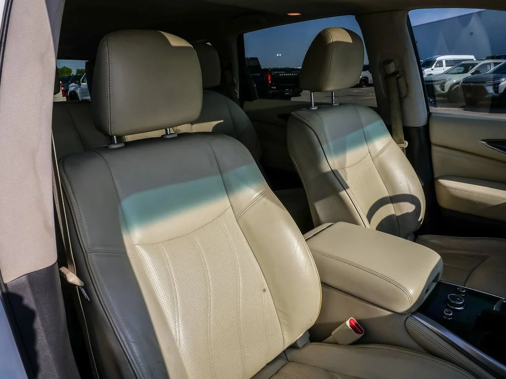 Used 2015 White INFINITI NA image 19