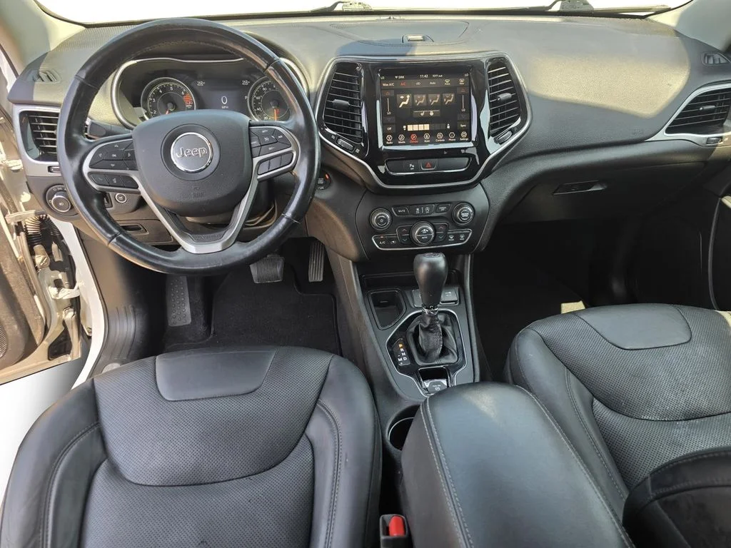 Used 2019 White Jeep Limited image 18