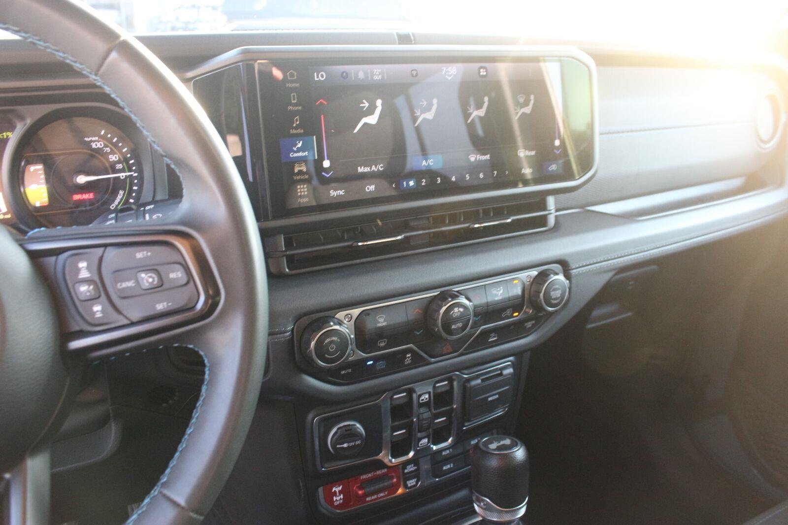 Used 2024 Grey Jeep Rubicon image 22