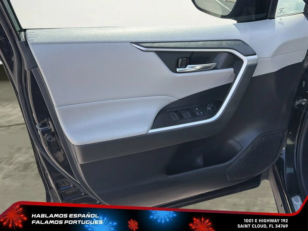 Used 2022 Black Toyota XLE Premium image 10