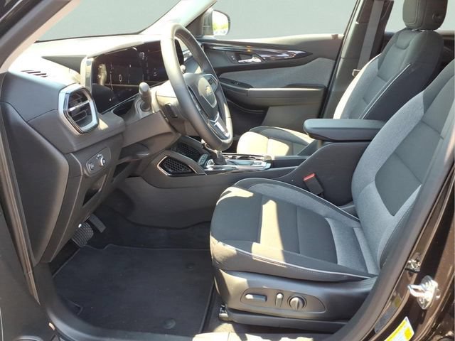 New 2026 Mosaic Black Metallic Chevrolet LT image 16