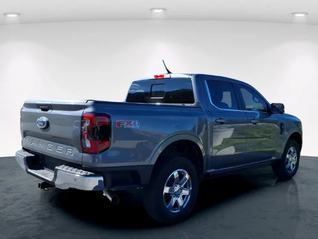 Used 2025 Gray Ford Lariat image 10