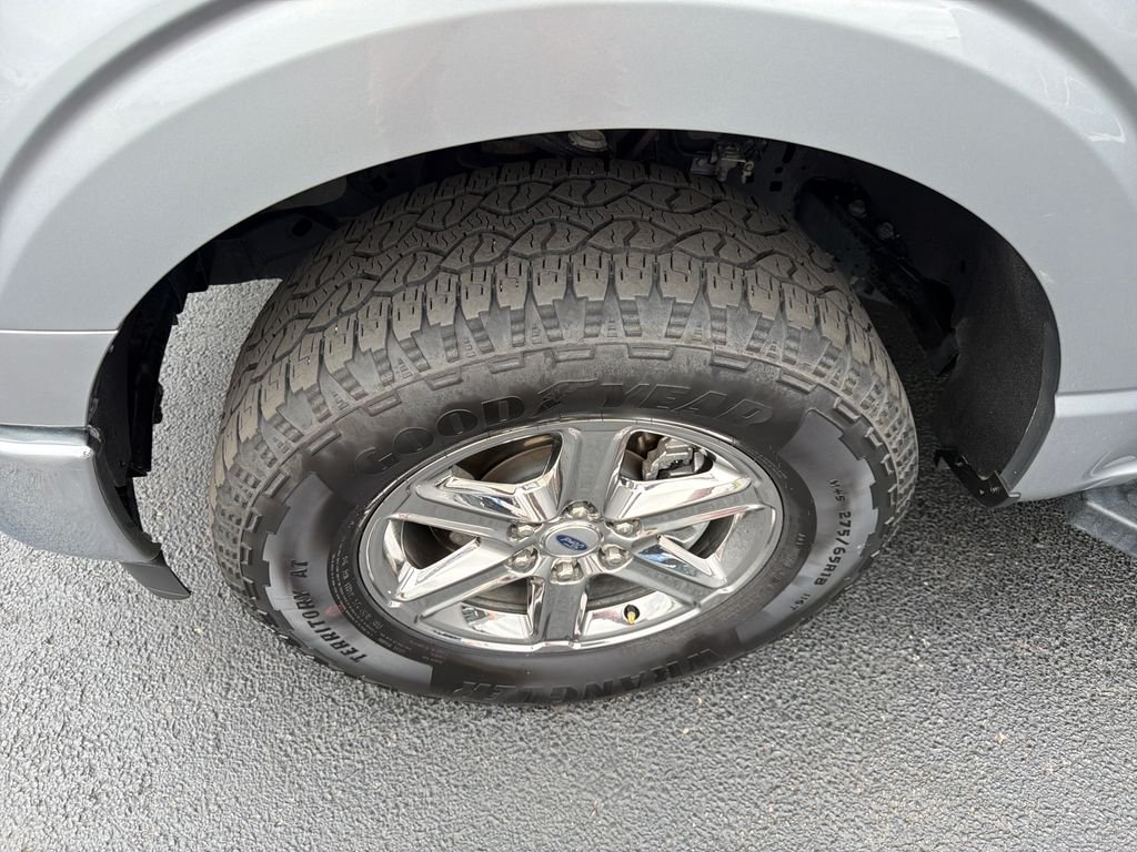 Used 2025 Silver Ford XLT image 11