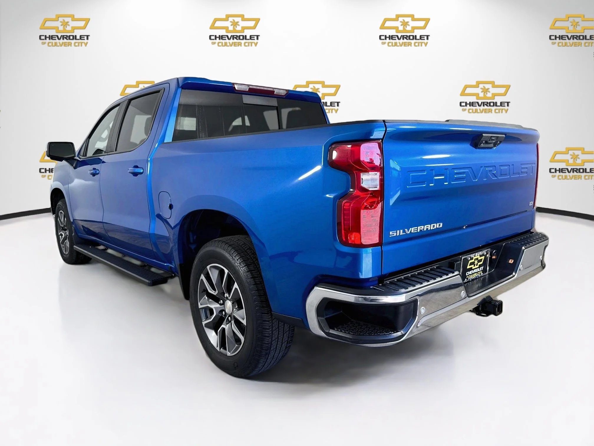 Used 2022 Glacier Blue Metallic Chevrolet LT image 6