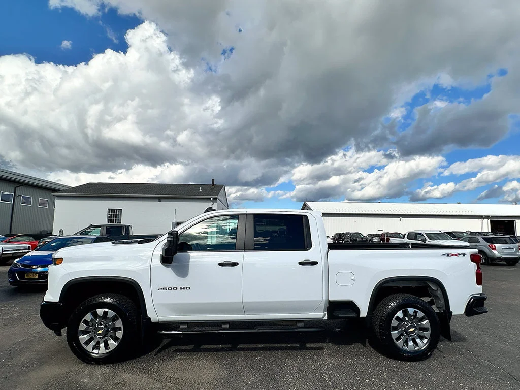 Used 2026 Summit White Chevrolet Custom image 4