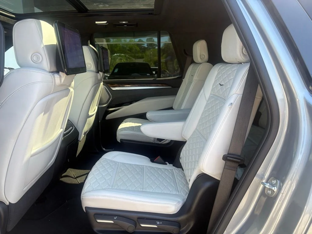 Used 2025 Silver Cadillac Sport Platinum image 15