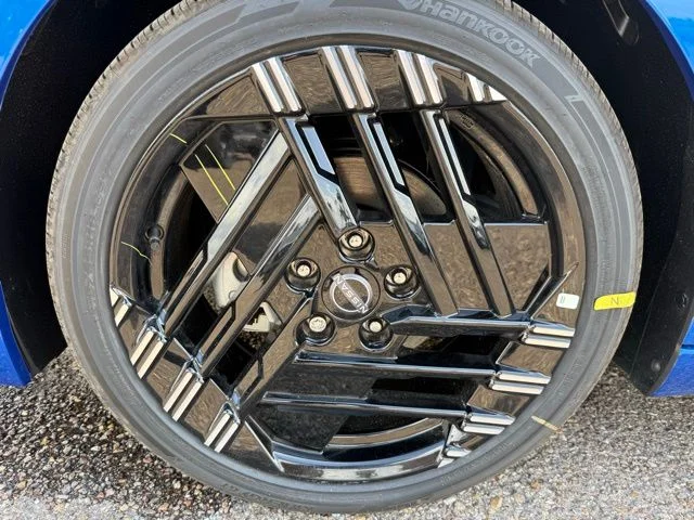 New 2026 Bluestone Pearl / Super Black Two-tone Nissan SR image 29
