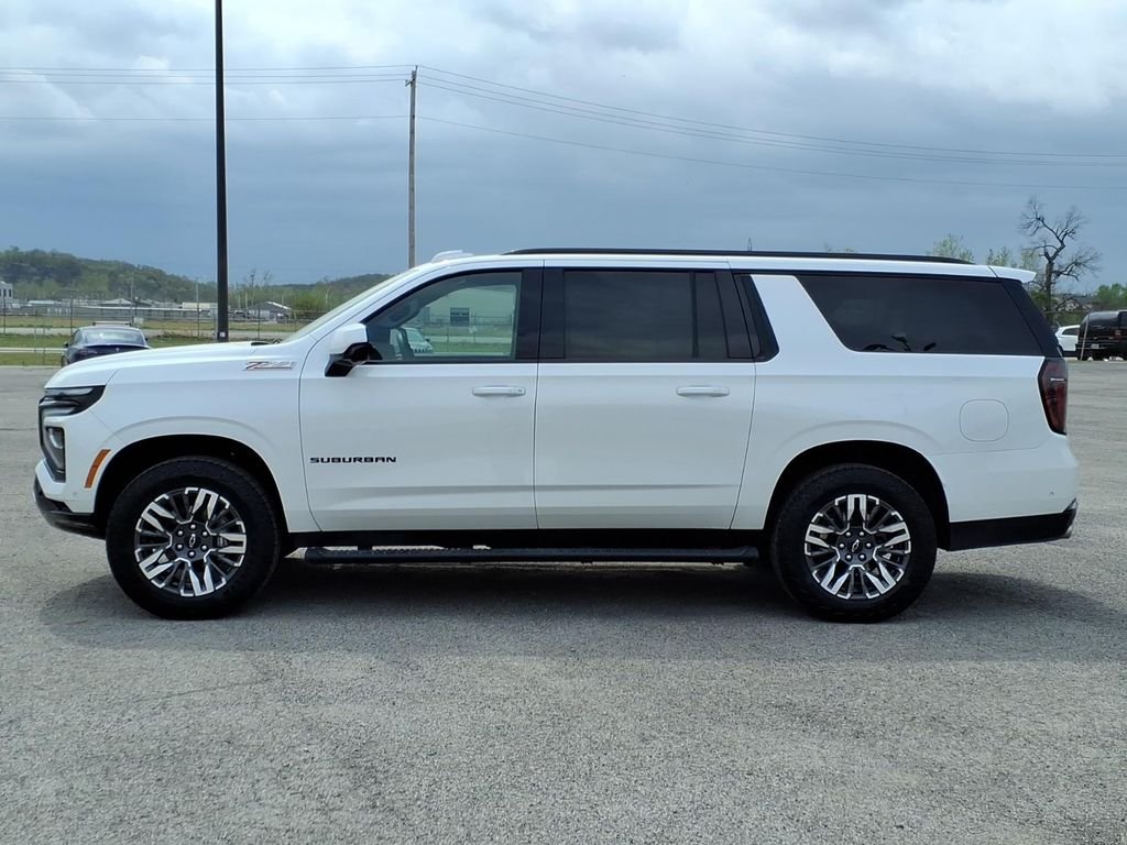Used 2025 Iridescent Pearl Tricoat Chevrolet Z71 image 4