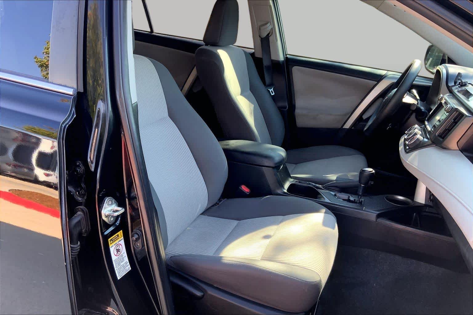 Used 2015 Black Toyota LE image 9
