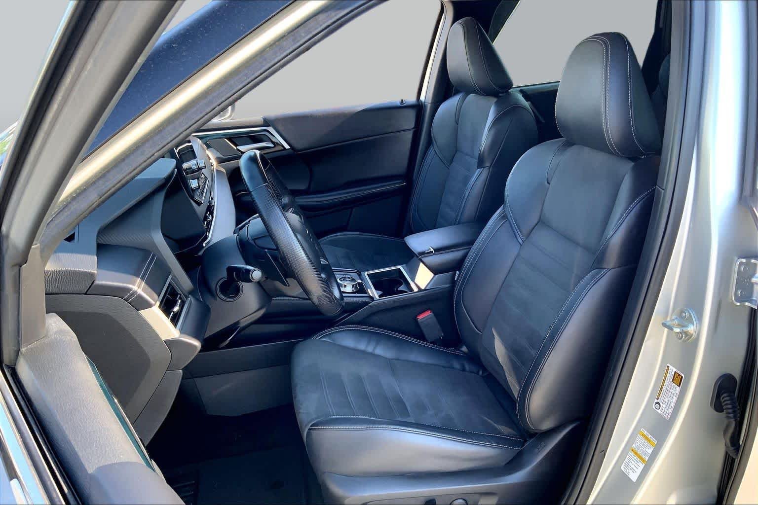 Used 2022 Alloy Silver Metallic Mitsubishi SE image 8