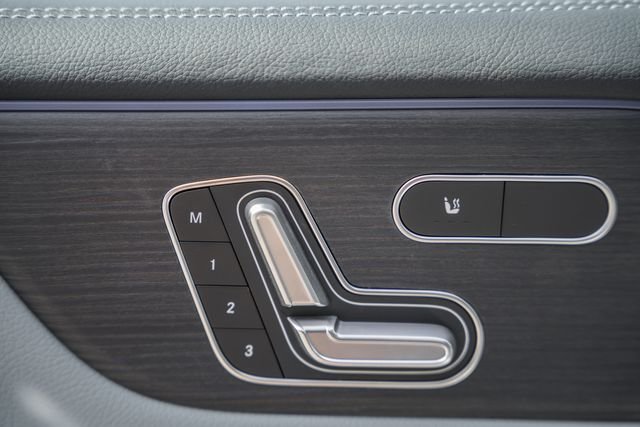 New 2026 Polar White Mercedes-Benz GLB 250 image 42