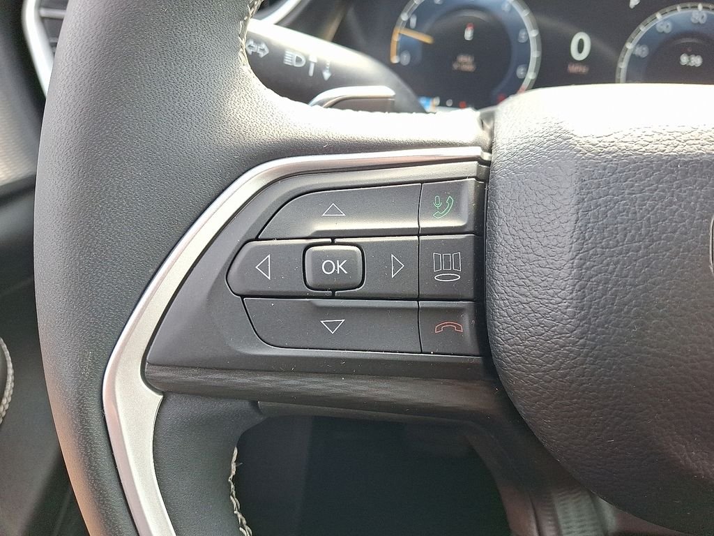 Used 2023 White Jeep Altitude X image 21