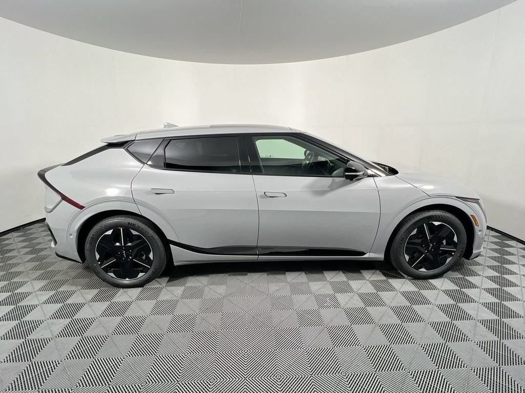 New 2026 Wolf Gray Kia GT-LINE image 2