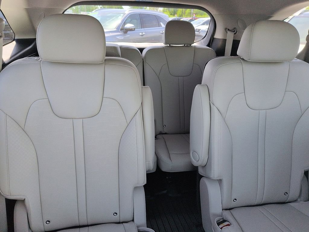 New 2026 Snow White Pearl Kia EX image 8
