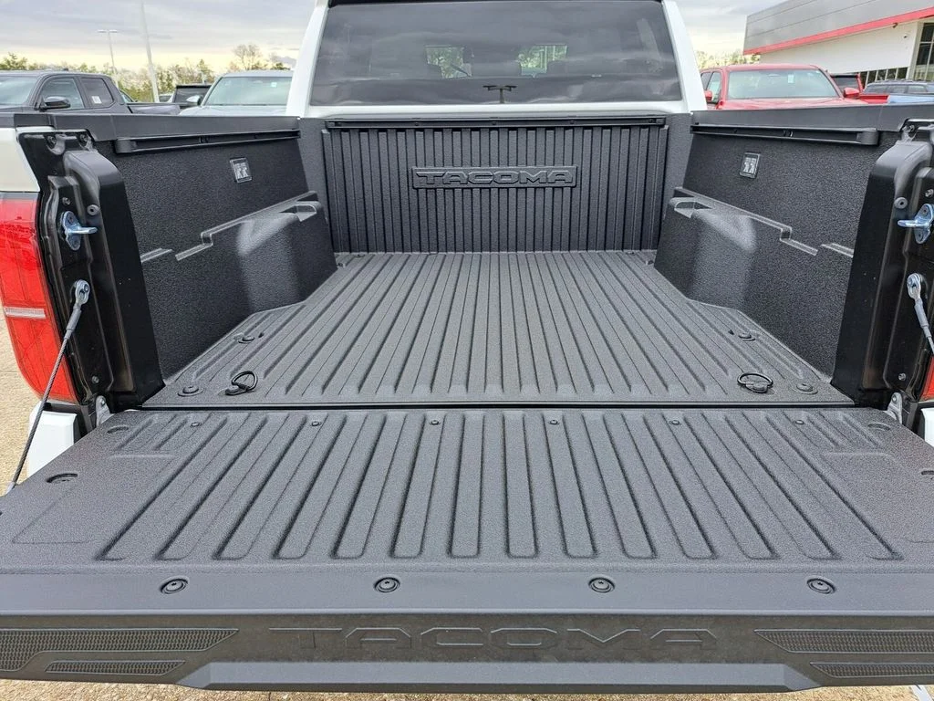 2026 Toyota Tacoma SR5 - Photo 26