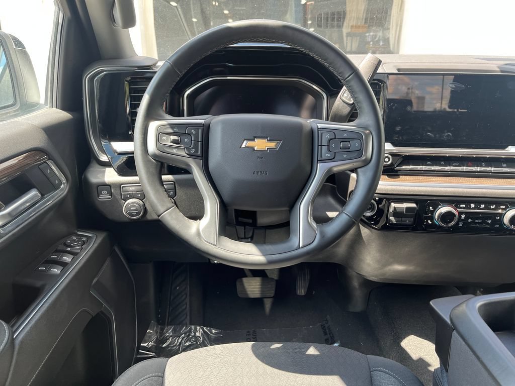 2025 Chevrolet Silverado 1500 LT - Photo 13