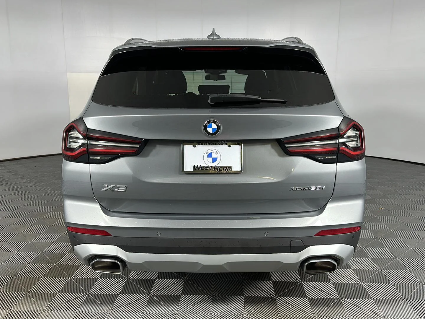 Used 2024 Skyscraper Grey Metallic BMW xDrive30i image 25
