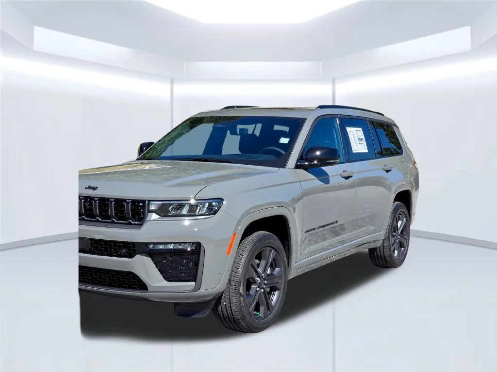 New 2027 Gray Jeep Limited Reserve image 42
