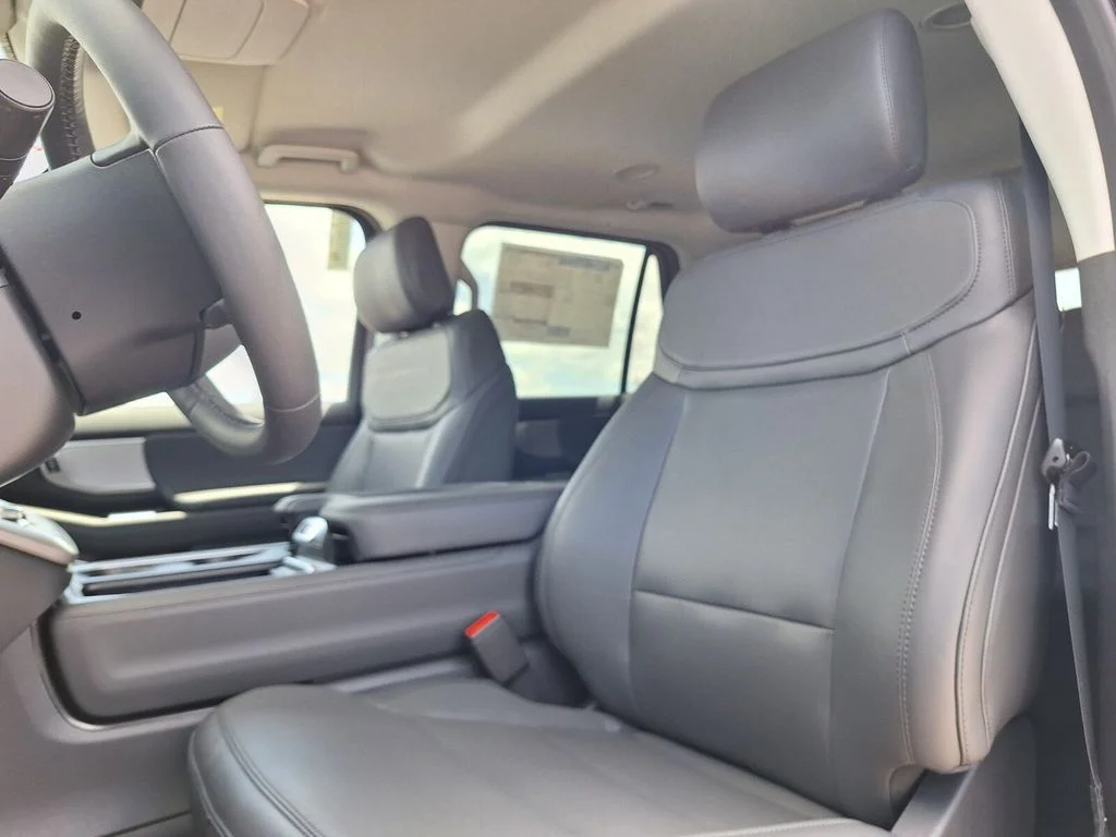 New 2026 Oxford White Ford Active image 21